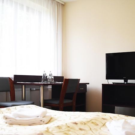 Wielka Wies  Parkhotel Economic מראה חיצוני תמונה