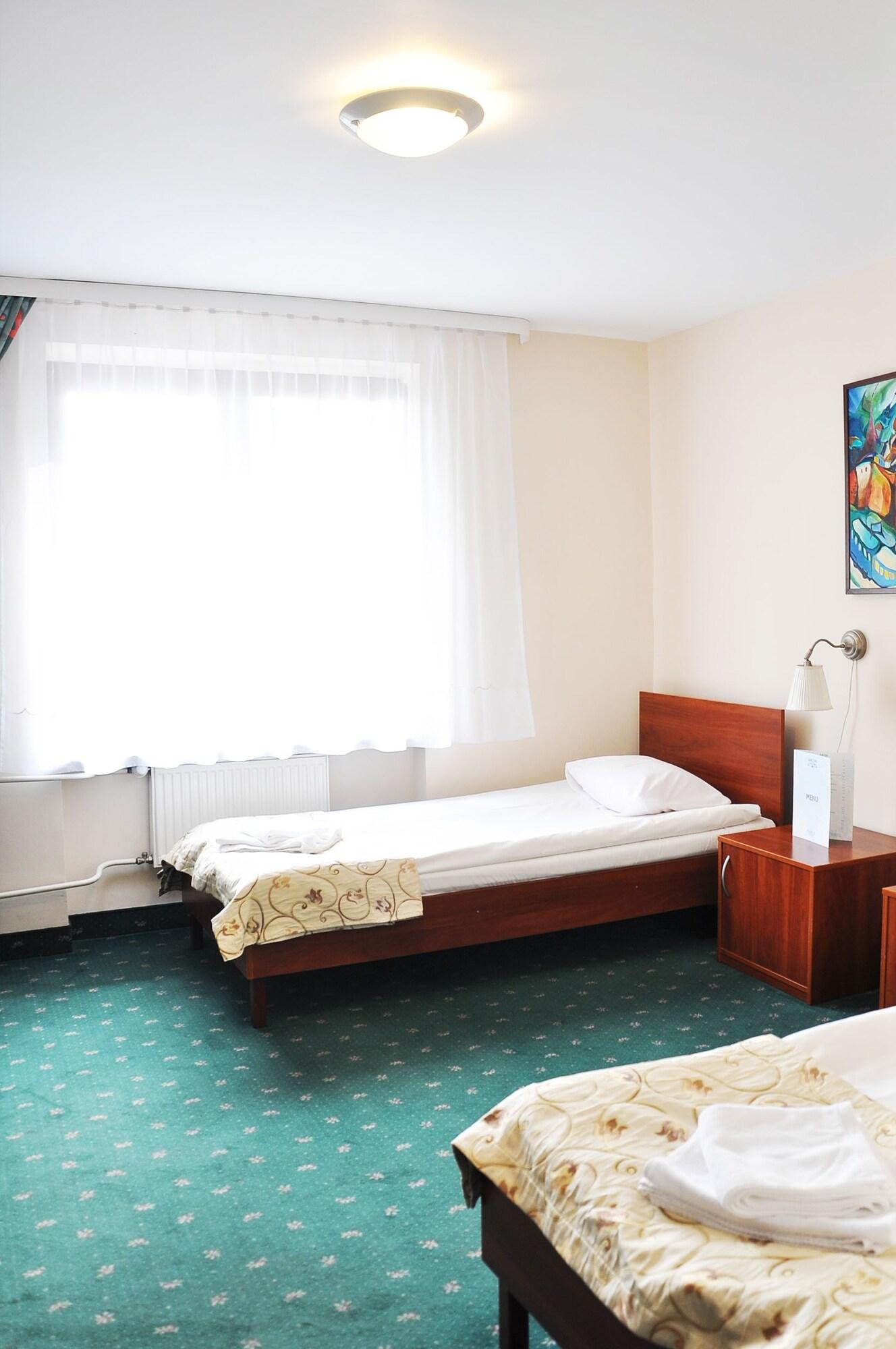 Wielka Wies  Parkhotel Economic מראה חיצוני תמונה