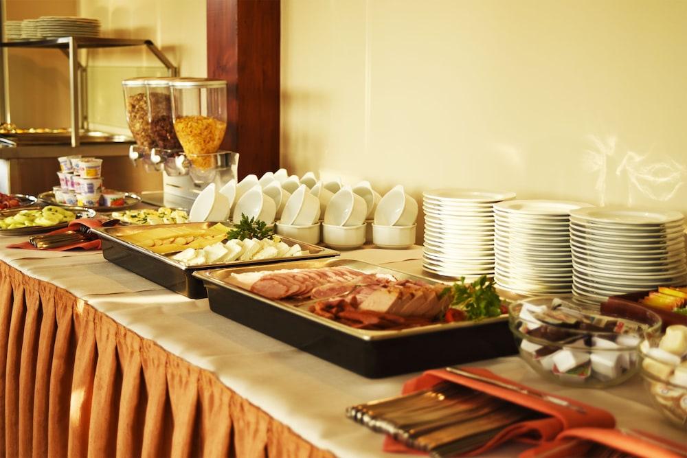 Wielka Wies  Parkhotel Economic מראה חיצוני תמונה