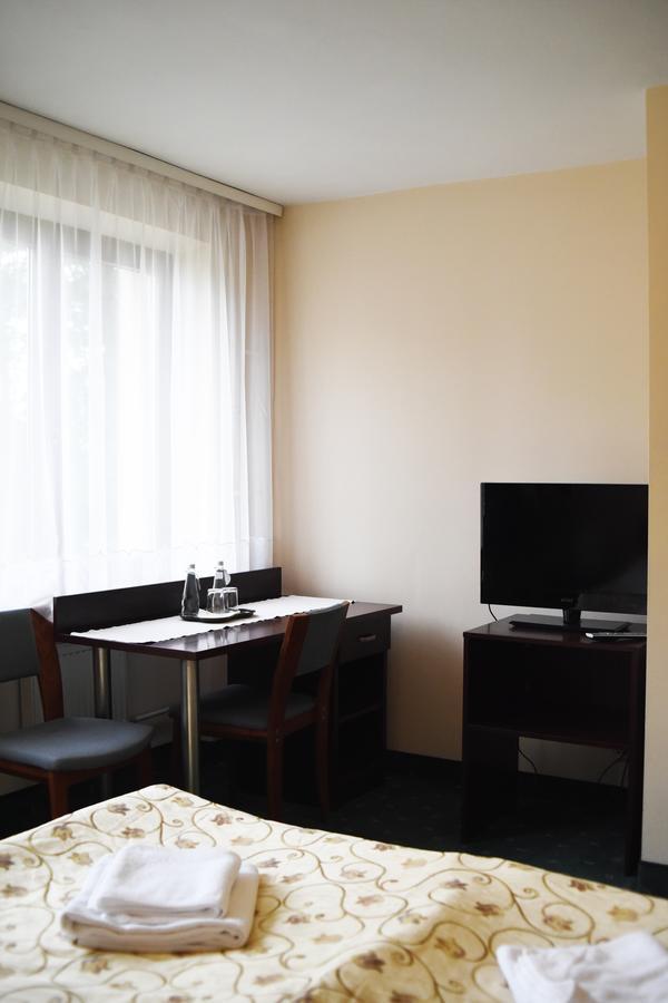 Wielka Wies  Parkhotel Economic מראה חיצוני תמונה
