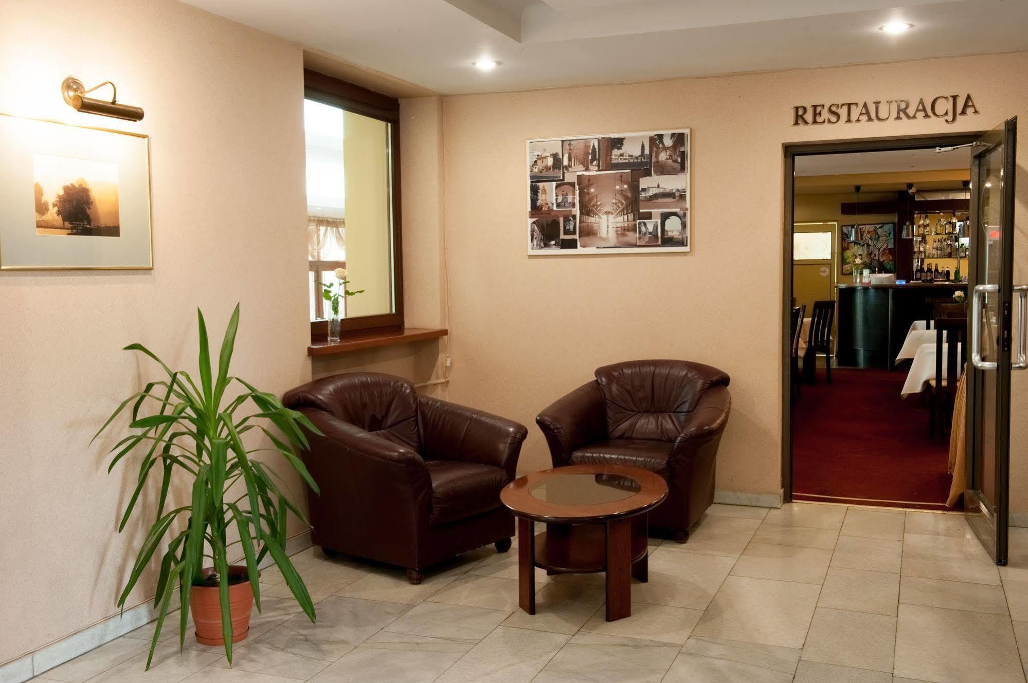 Wielka Wies  Parkhotel Economic מראה חיצוני תמונה