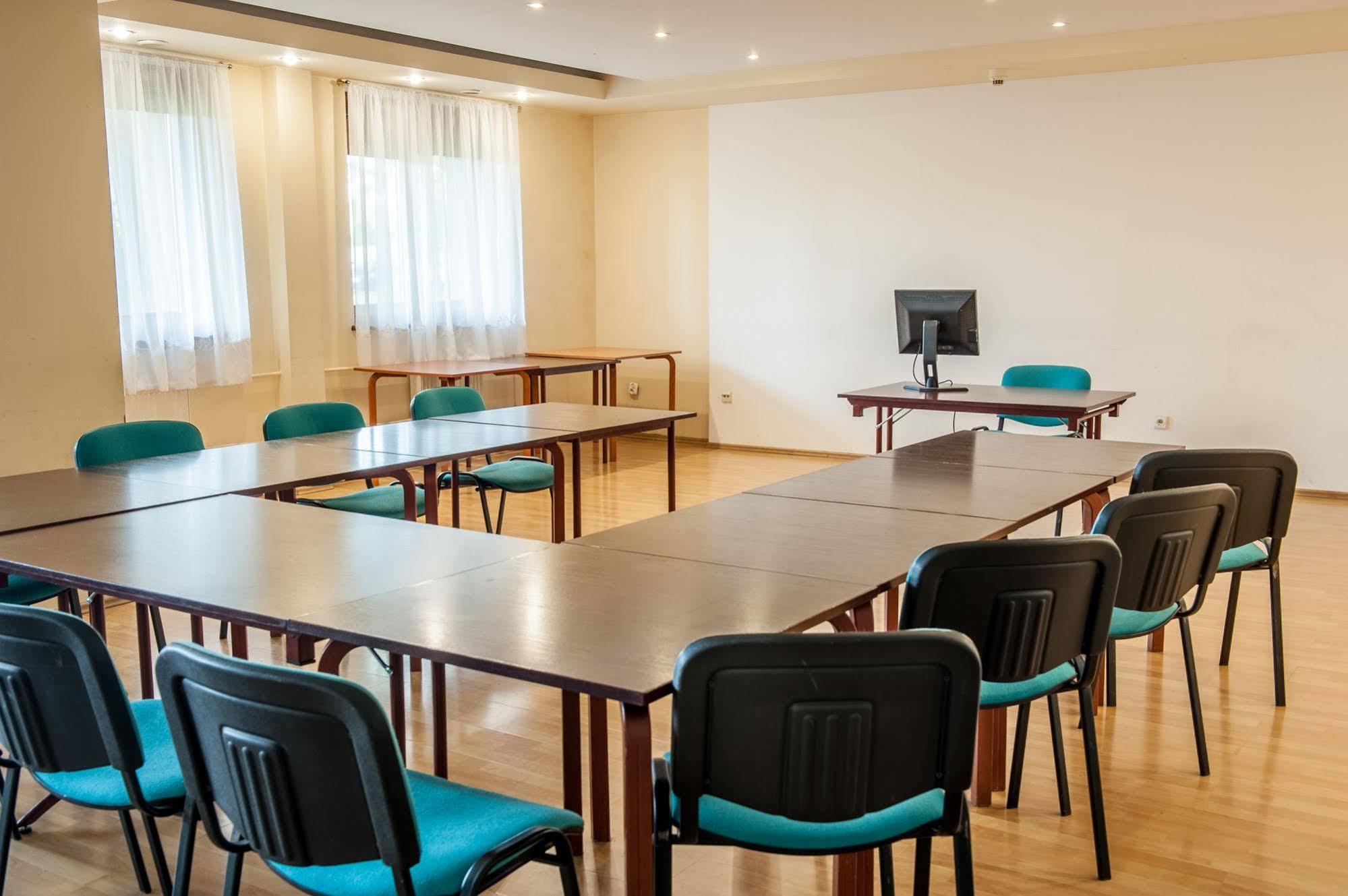 Wielka Wies  Parkhotel Economic מראה חיצוני תמונה