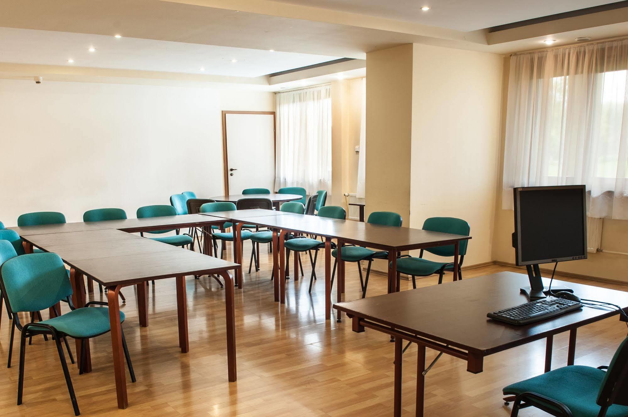 Wielka Wies  Parkhotel Economic מראה חיצוני תמונה